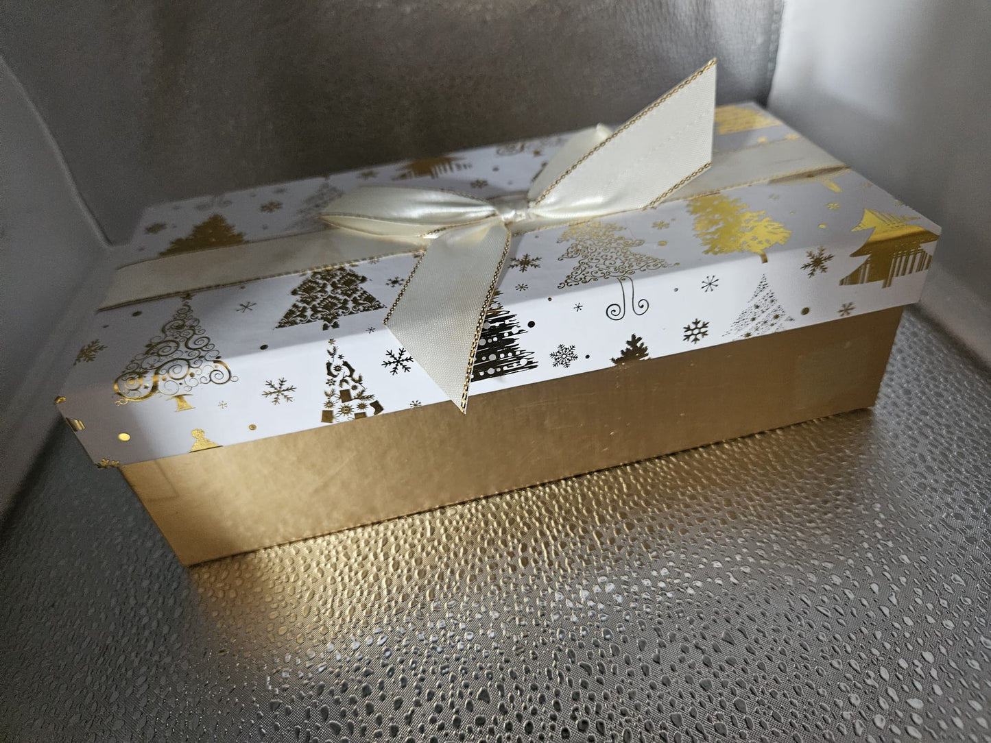 Christmas Dead Sea Salt Bath Soaking & Foaming Himalayan Bath Salt Pamper Set โ A Luxurious Holiday Escape
