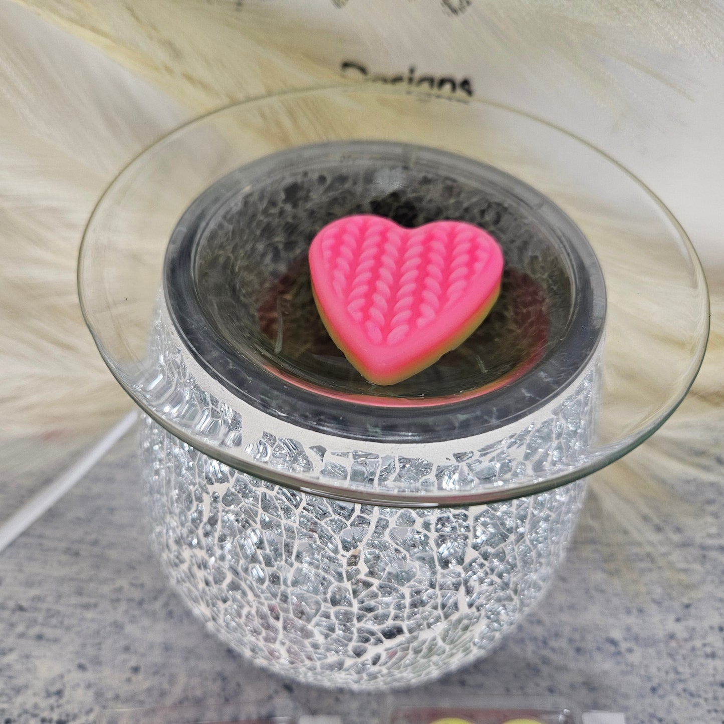 5 Scent Wax Melts – Surprise Yourself with 5 Unique Wool Heart Clamshells