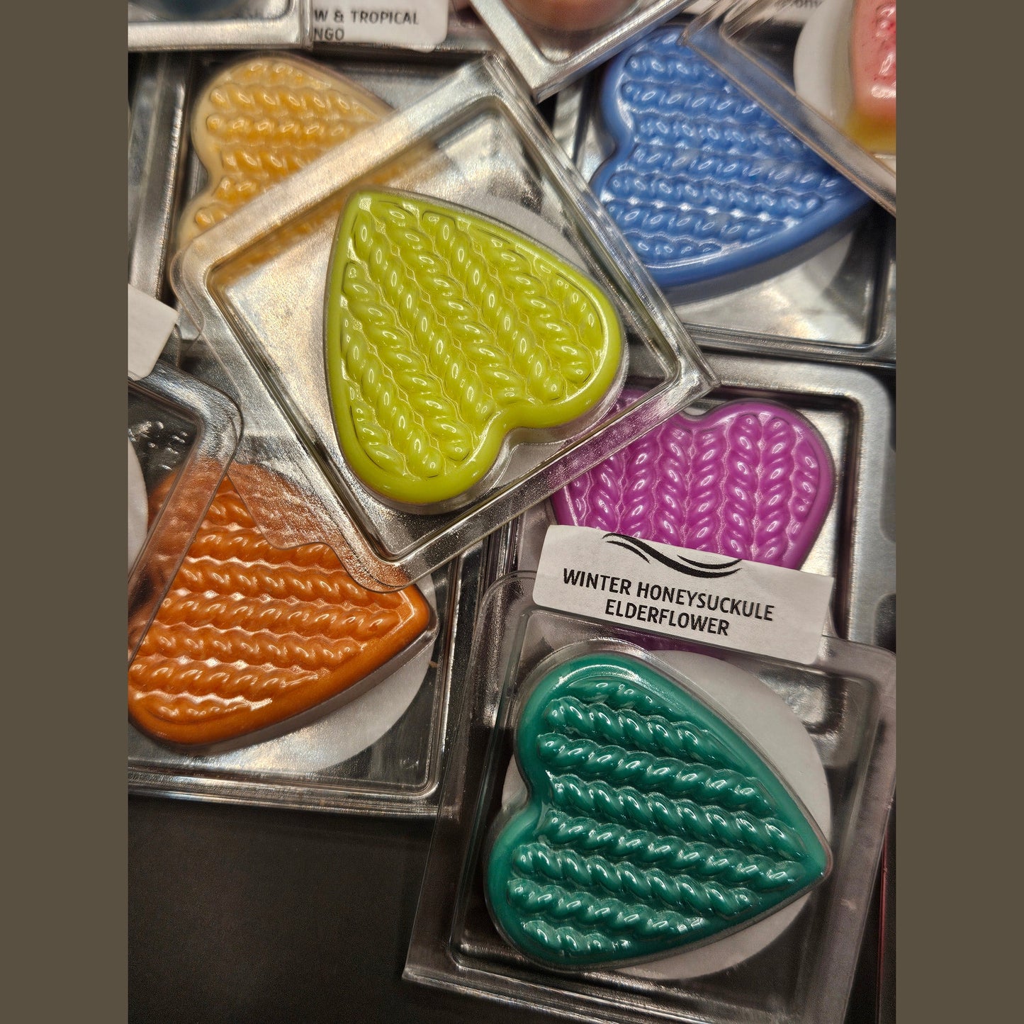 5 Scent Wax Melts – Surprise Yourself with 5 Unique Wool Heart Clamshells