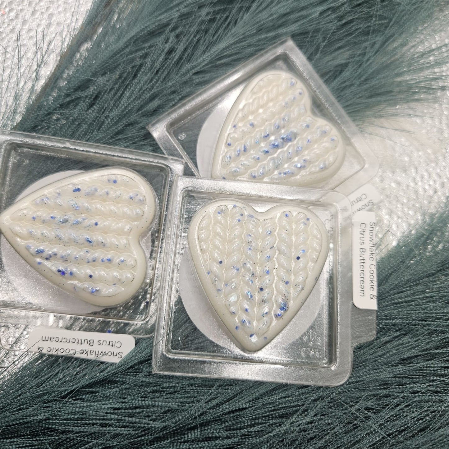 5 Scent Wax Melts – Surprise Yourself with 5 Unique Wool Heart Clamshells